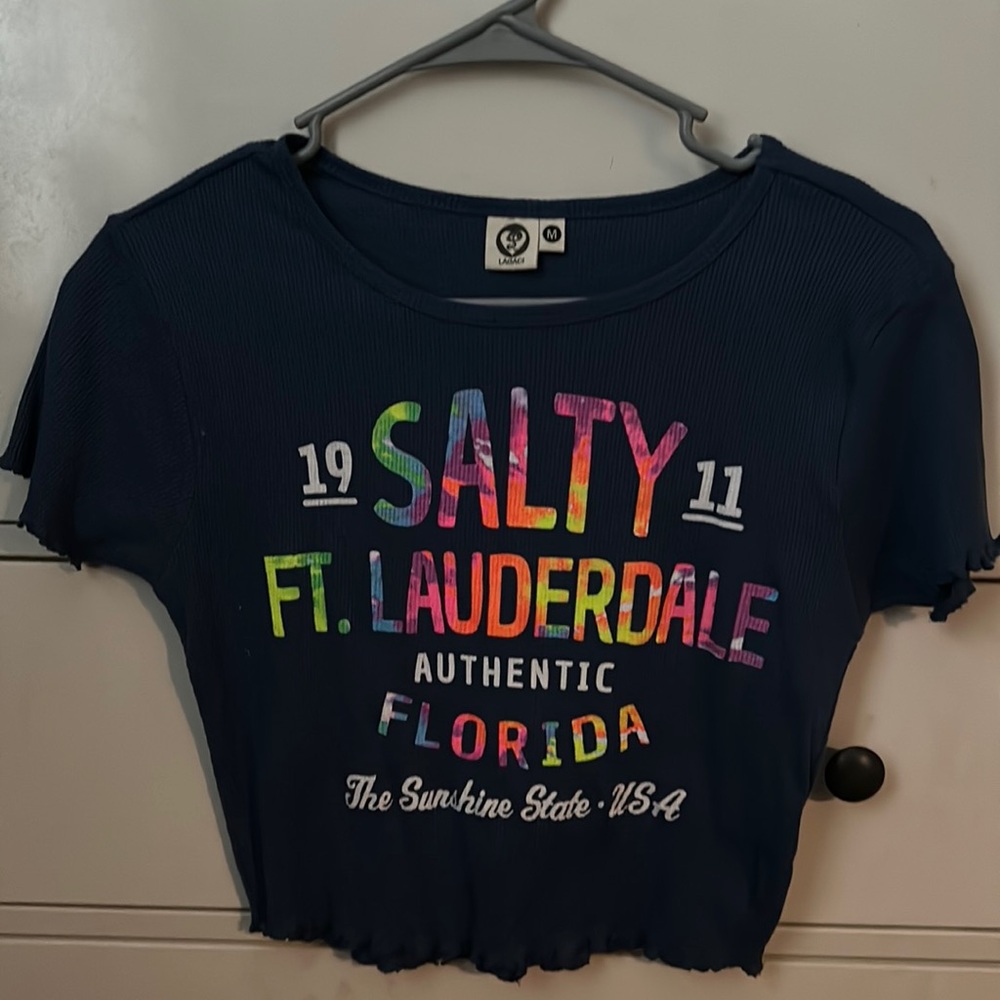 cropped navy graphic shirt